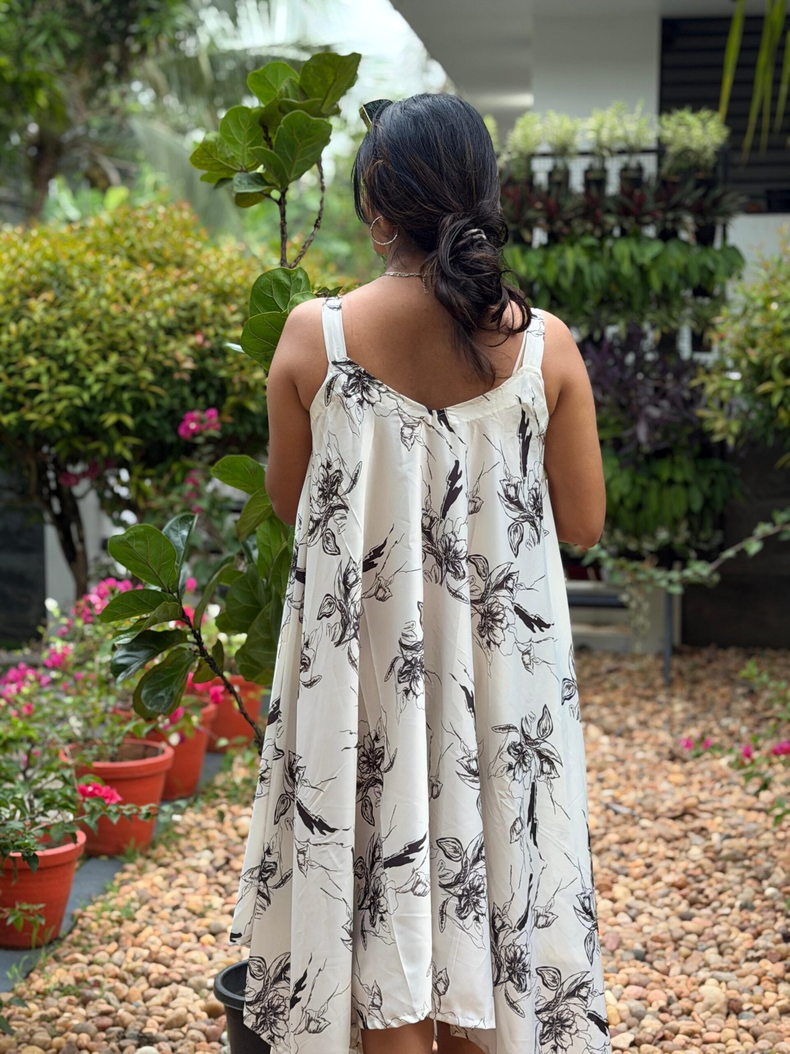 Off-White Floral Asymmetrical Vacay Outfit - Image 7