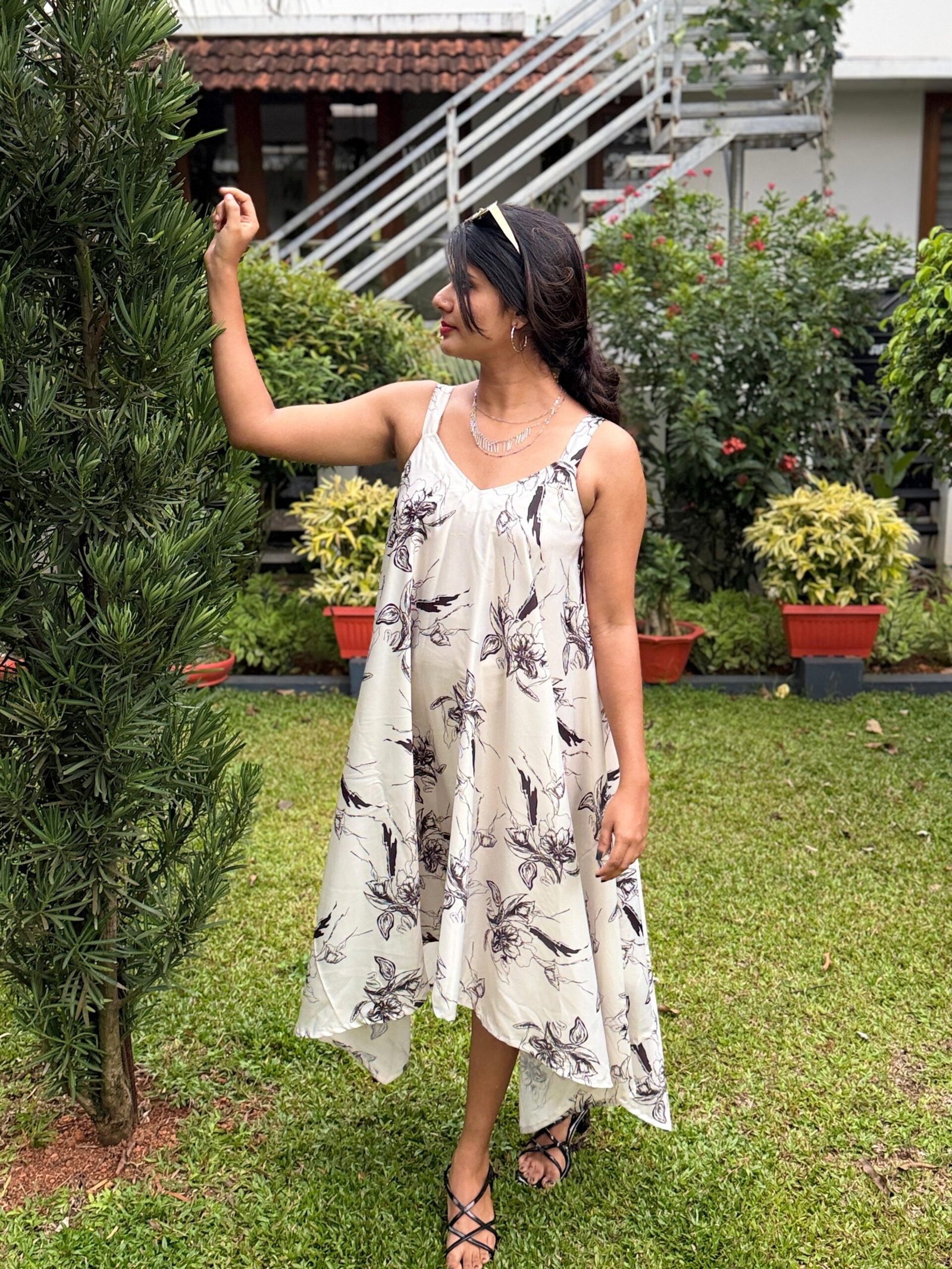 Off-White Floral Asymmetrical Vacay Outfit