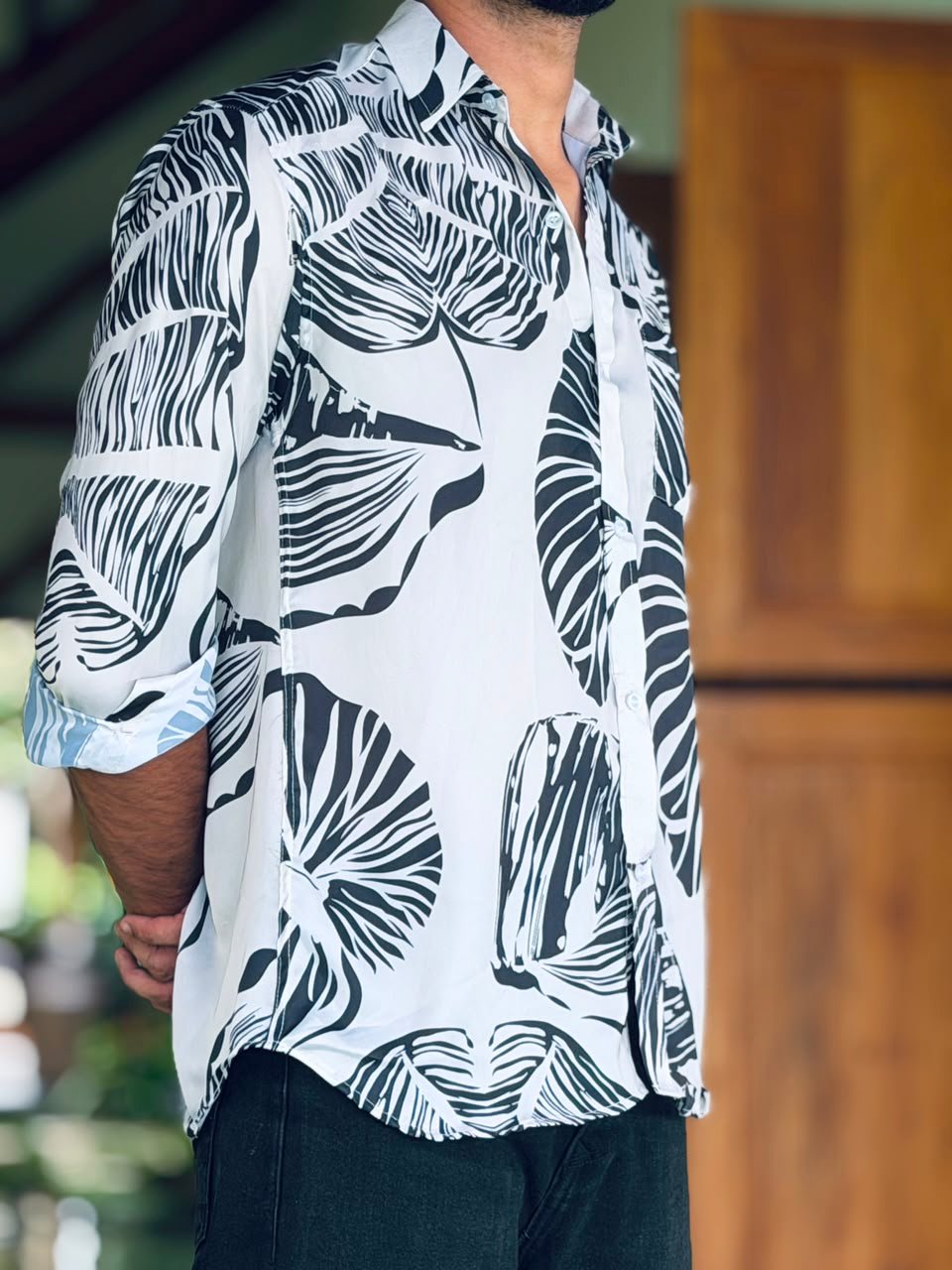 Monstera Leaf Printed Shirt-Black - Image 3