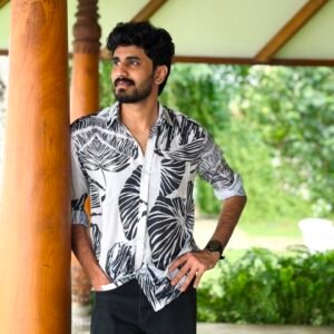 Monstera Leaf Printed Shirt-Black